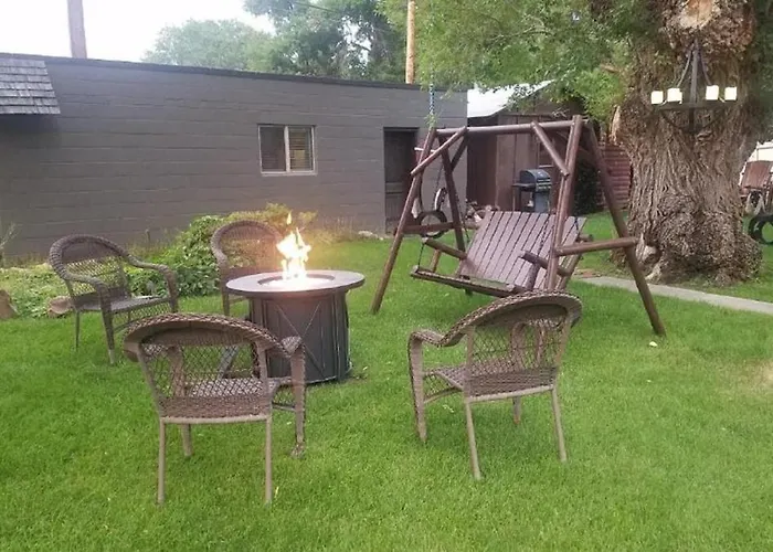 Yellowstone Village Holiday park *